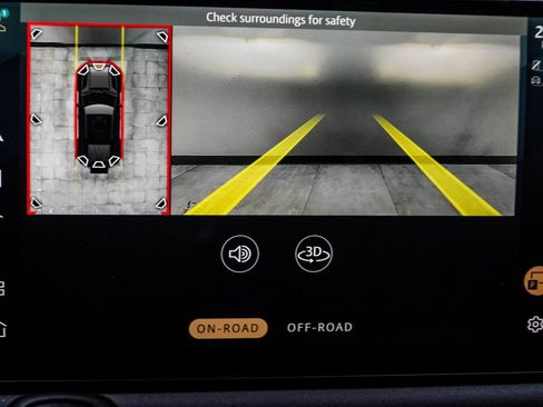 Used 2025 Land Rover Defender 110 S image 27