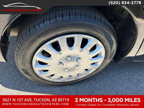 Used 2018 Toyota Corolla LE image 35