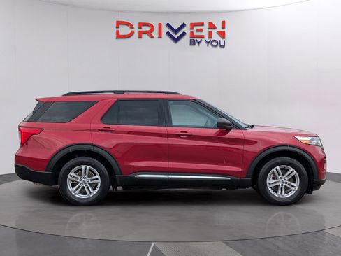 Used 2022 Ford Explorer XLT RWD image 12