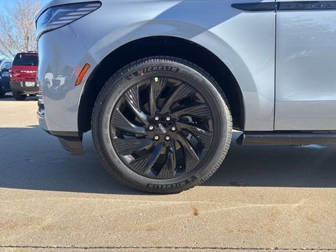 New 2026 Lincoln Navigator Reserve AWD/4WD image 15
