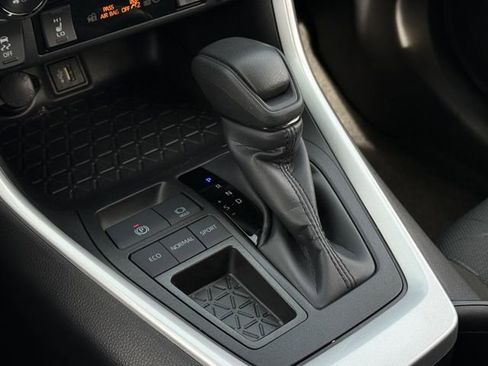 Used 2025 Toyota RAV4 XLE w/ Weather Package image 19
