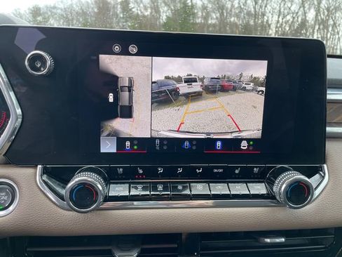 Used 2024 GMC Canyon Denali image 34