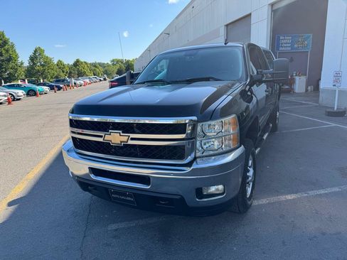 Used 2011 Chevrolet Silverado 2500 LT w/ Interior Plus Package AWD/4WD image 29