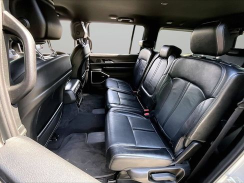 Certified 2024 Jeep Wagoneer Series II w/ Flexible Seating Group AWD/4WD image 22