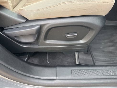 Used 2023 Ford Explorer XLT RWD image 27