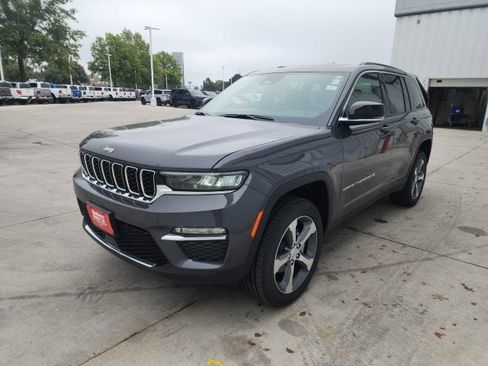 New 2025 Jeep Grand Cherokee Limited image 3