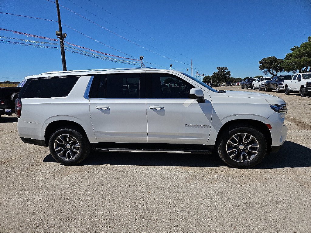 Used 2021 Chevrolet Suburban LT RWD image 9