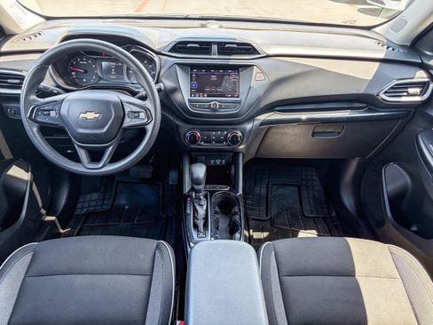 Used 2021 Chevrolet TrailBlazer LT FWD image 11