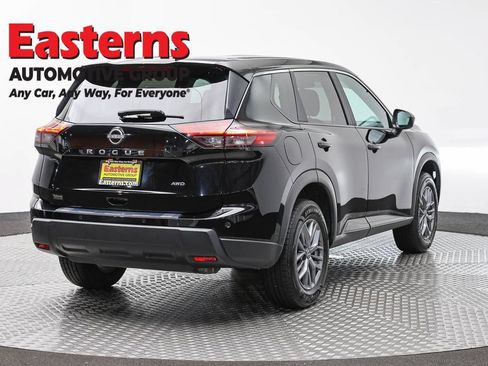 Used 2024 Nissan Rogue S AWD/4WD image 5