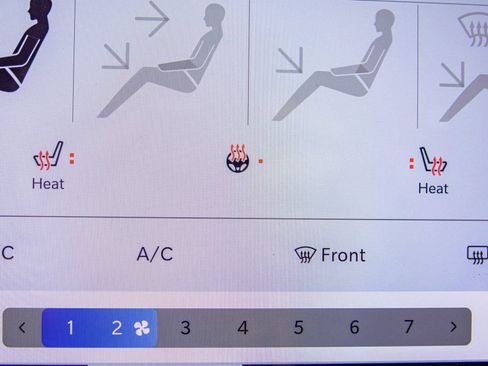 New 2026 Chrysler Pacifica Select AWD/4WD image 5