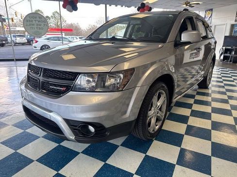 Used 2017 Dodge Journey Crossroad image 3