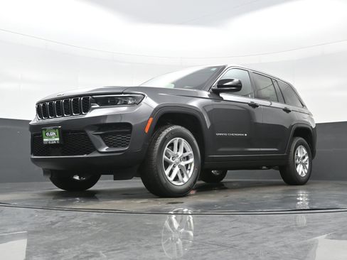 New 2026 Jeep Grand Cherokee Laredo AWD/4WD image 11
