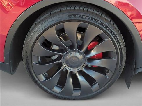 Used 2023 Tesla Model Y Performance image 6