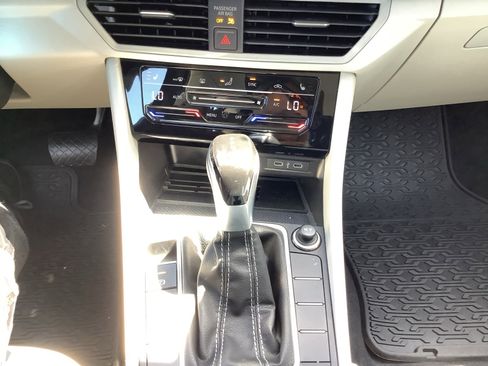 New 2025 Volkswagen Jetta SE image 16