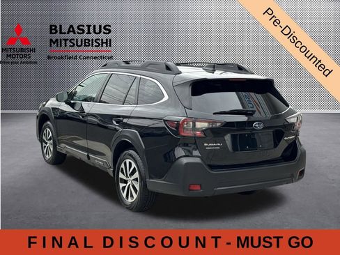 Used 2023 Subaru Outback Premium AWD/4WD image 6