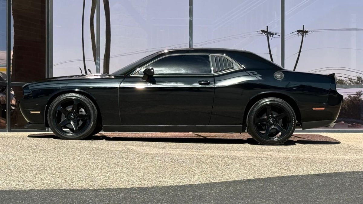 Used 2013 Dodge Challenger R/T RWD image 5