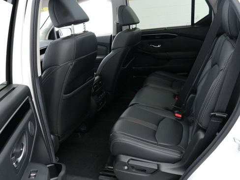Used 2025 Honda Pilot Touring image 26