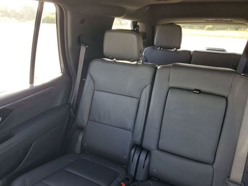 Used 2025 Chevrolet Tahoe Z71 image 12