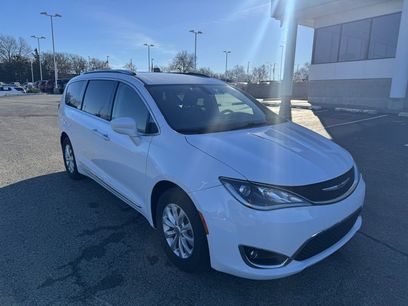 Used 2019 Chrysler Pacifica Touring-L