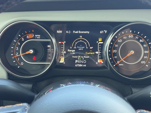 Used 2021 Jeep Wrangler Unlimited Sahara AWD/4WD image 15