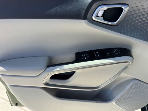 Used 2023 Kia Soul EX image 15