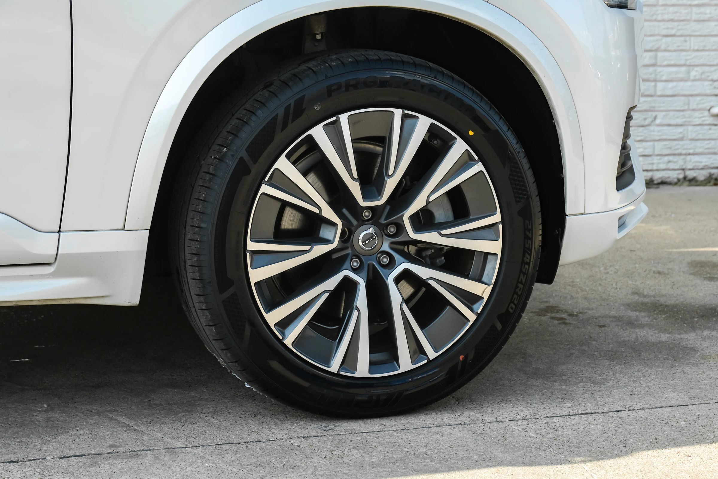 Used 2020 Volvo XC90 T5 Momentum w/ Protection Package Premier FWD image 47