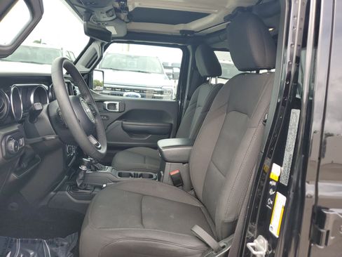 Used 2023 Jeep Wrangler Unlimited Sport image 11