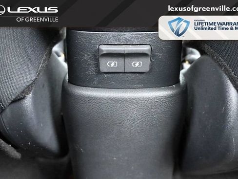 Used 2024 Nissan Kicks S FWD image 22