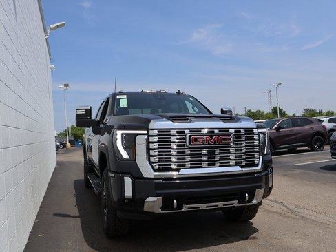 New 2025 GMC Sierra 2500 Denali w/ Technology Package image 6