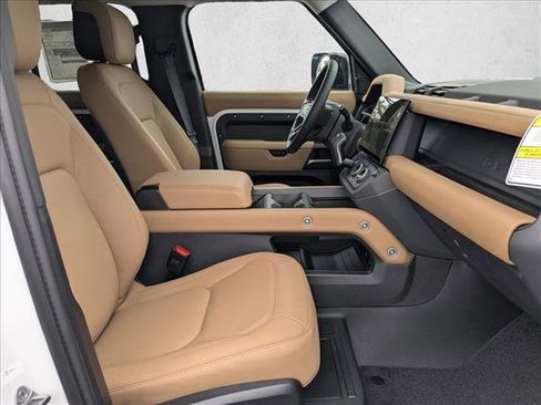 New 2026 Land Rover Defender 110 X-Dynamic SE AWD/4WD image 17