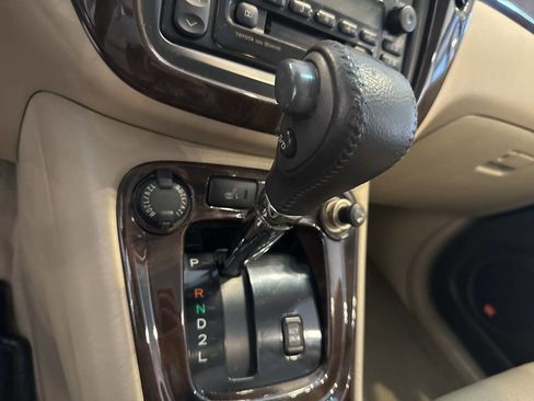 Used 2003 Toyota Highlander Limited AWD/4WD image 30