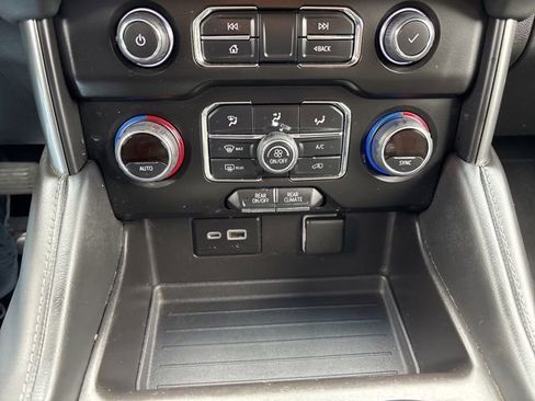 Used 2022 Chevrolet Suburban LS AWD/4WD image 24