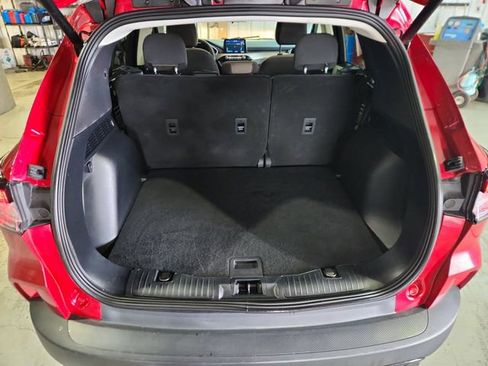 Used 2022 Ford Escape SE w/ SE Sport Appearance Package image 27