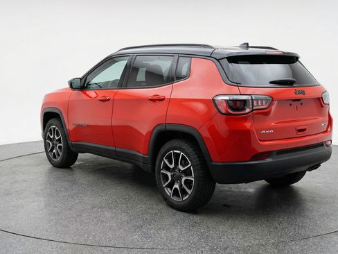 Used 2025 Jeep Compass Trailhawk AWD/4WD image 6