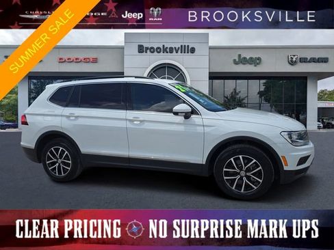 Used 2021 Volkswagen Tiguan SE w/ Panoramic Sunroof Package FWD image 1