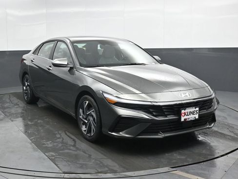 New 2026 Hyundai Elantra Limited w/ Cargo Package FWD image 5