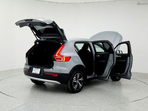 Certified 2025 Volvo XC40 B5 Core image 11
