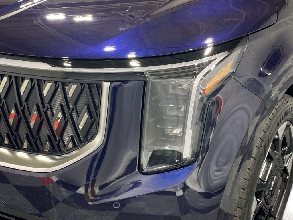 New 2026 Kia Carnival EX FWD image 30