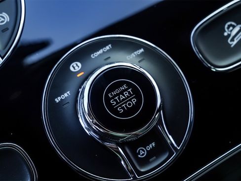 Certified 2024 Bentley Bentayga Extended Wheelbase image 27