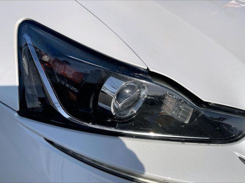 Used 2018 Lexus IS 300 w/ Comfort Package RWD image 29