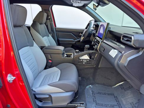 Used 2025 Toyota Tacoma TRD Sport image 15