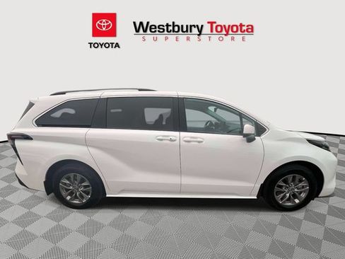 Certified 2026 Toyota Sienna LE AWD/4WD image 6