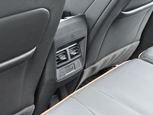 Used 2025 GMC Canyon AT4 w/ Technology Plus Package image 32