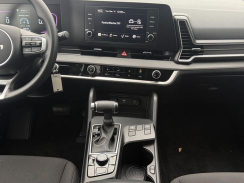 Certified 2025 Kia Sportage LX image 32