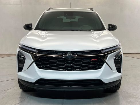 New 2026 Chevrolet Trax RS w/ Driver Confidence Package FWD image 9
