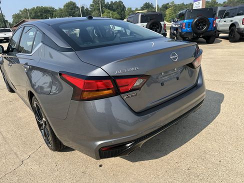 Used 2026 Nissan Altima 2.5 SR FWD image 9
