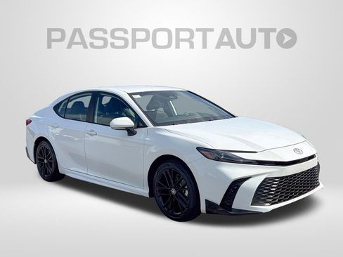 Used 2025 Toyota Camry SE w/ Convenience Package AWD/4WD image 12
