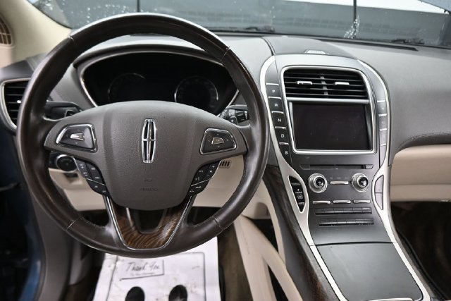 Used 2016 Lincoln MKX Reserve w/ Technology Package AWD/4WD image 29