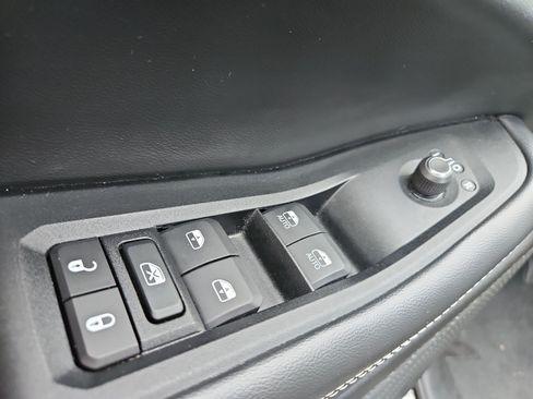 Used 2023 Jeep Grand Cherokee L Laredo AWD/4WD image 23