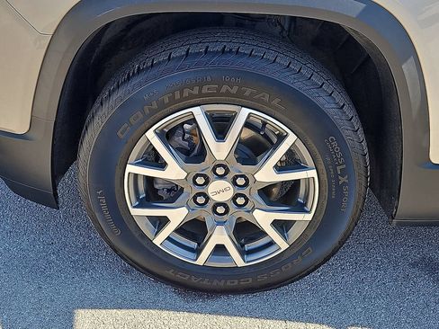 Used 2022 GMC Acadia SLE w/ Driver Convenience Package FWD image 13